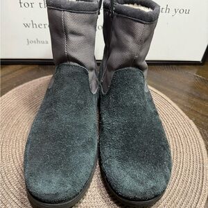 UGG Women's Black Suede and Textile Short Boots SZ-6 Box 15